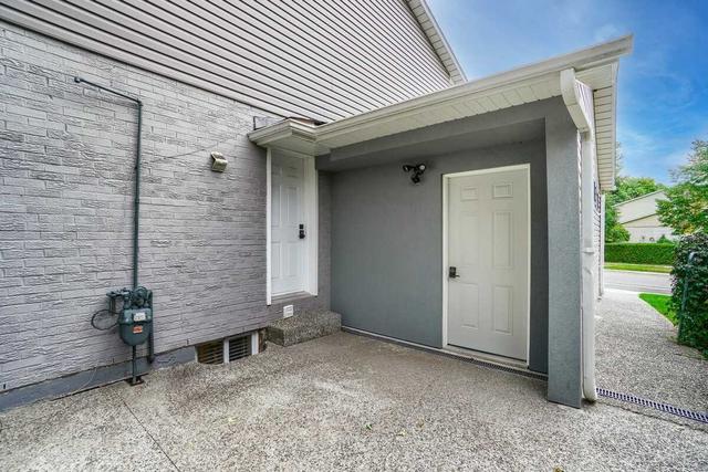 65 Hammond Rd, House semidetached with 3 bedrooms, 3 bathrooms and 3 parking in Mississauga ON | Image 27