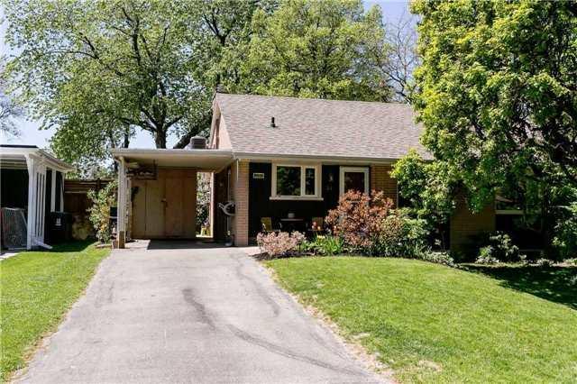 22 Woodcliff Pl, House detached with 3 bedrooms, 2 bathrooms and 2 parking in Toronto ON | Image 1