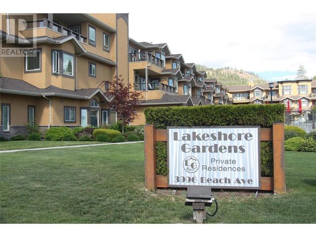 205 - 3996 Beach Avenue, Condo with 2 bedrooms, 2 bathrooms and 1 parking in Peachland BC | Image 2