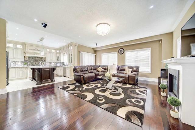 114 Budea Cres, House detached with 5 bedrooms, 5 bathrooms and 4 parking in Toronto ON | Image 8