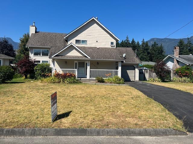 21013 Greenwood Drive, House detached with 3 bedrooms, 2 bathrooms and null parking in Hope BC | Card Image