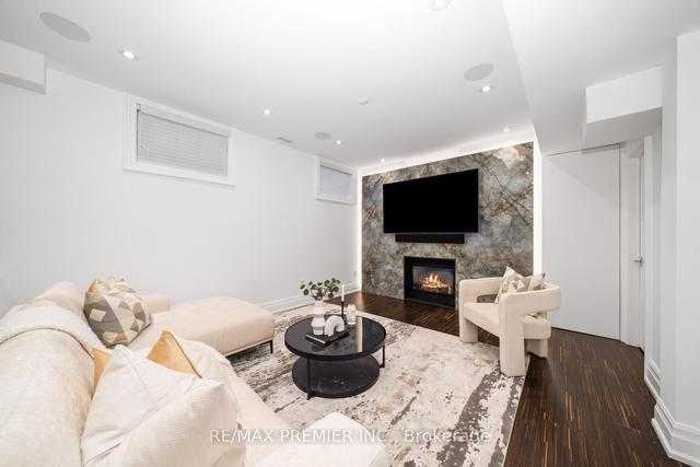 142 Upper Canada Dr, House detached with 4 bedrooms, 6 bathrooms and 10 parking in Toronto ON | Image 25