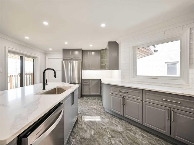 143 Silverhill Dr, House detached with 4 bedrooms, 4 bathrooms and 4 parking in Toronto ON | Image 4