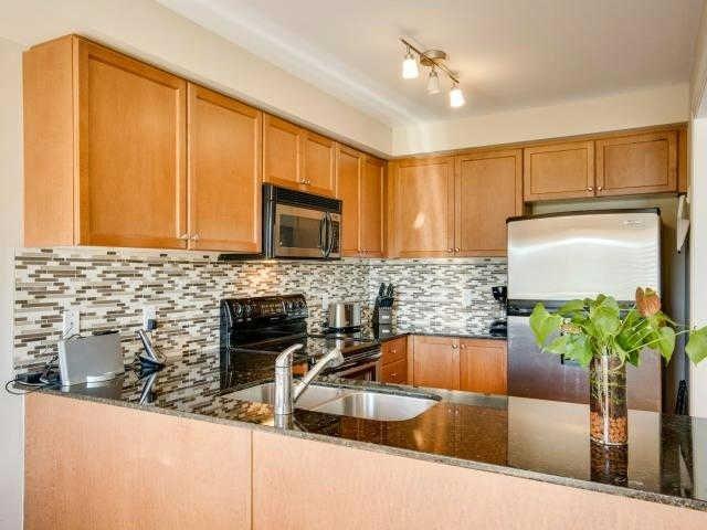 th#12 - 2280 Baronwood Dr, House attached with 3 bedrooms, 4 bathrooms and 2 parking in Oakville ON | Image 8