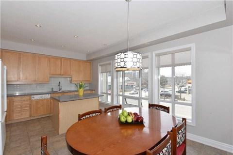 179 Lakeshore Rd E, Townhouse with 3 bedrooms, 4 bathrooms and 3 parking in Mississauga ON | Image 10