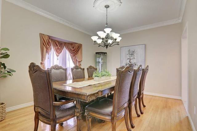14 Windsong Crt, House detached with 4 bedrooms, 6 bathrooms and 9 parking in Markham ON | Image 2