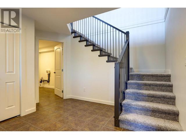 991 Mt Begbie Drive, House detached with 5 bedrooms, 3 bathrooms and 5 parking in Vernon BC | Image 5
