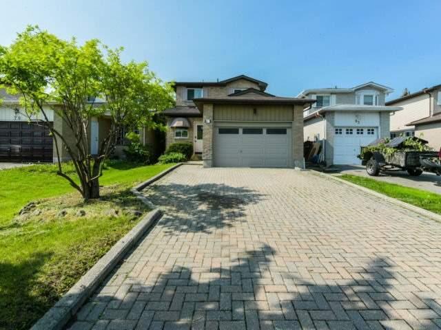 81 Newbridge Cres, House detached with 3 bedrooms, 2 bathrooms and 4 parking in Brampton ON | Image 2