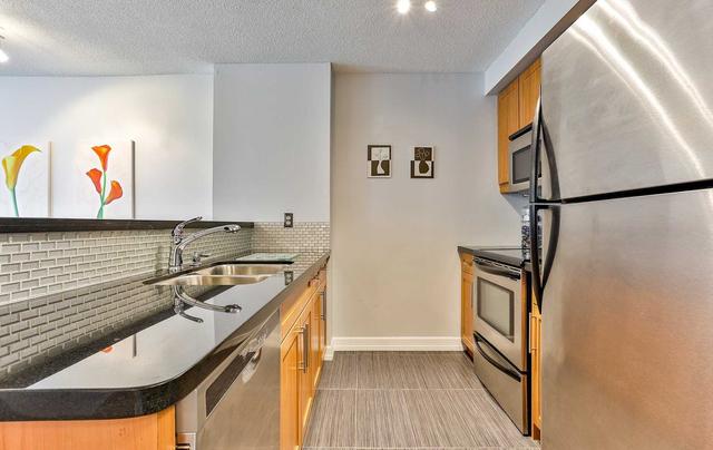 1904 - 10 Yonge St, Condo with 2 bedrooms, 2 bathrooms and 1 parking in Toronto ON | Image 29