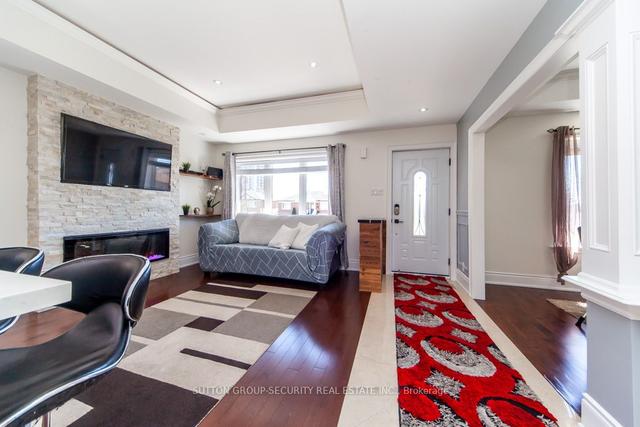 30 Battersea Cres, House detached with 2 bedrooms, 2 bathrooms and 6 parking in Toronto ON | Image 37
