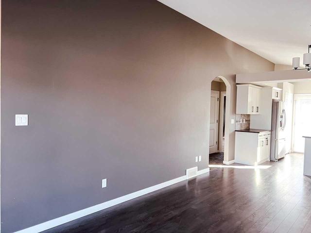 47 Alma Isobell Hodder Crescent N, House detached with 4 bedrooms, 2 bathrooms and 5 parking in Lethbridge AB | Image 8