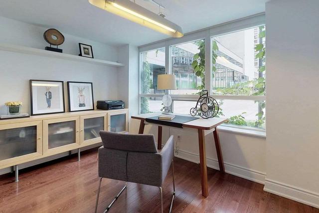 Th 1 - 761 Bay St, Townhouse with 3 bedrooms, 3 bathrooms and 2 parking in Toronto ON | Image 4
