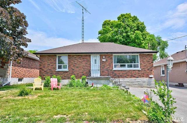 main - 1135 Cloverdale St, House detached with 3 bedrooms, 1 bathrooms and 2 parking in Oshawa ON | Image 1
