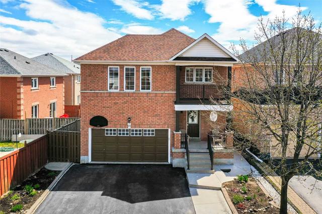 95 Farthingale Cres, House detached with 4 bedrooms, 4 bathrooms and 6 parking in Brampton ON | Image 1