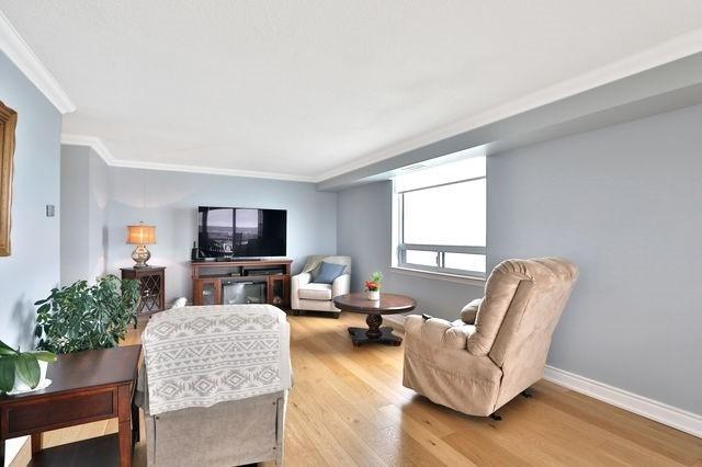 1605 - 500 Green Rd, Condo with 3 bedrooms, 2 bathrooms and 1 parking in Hamilton ON | Image 10