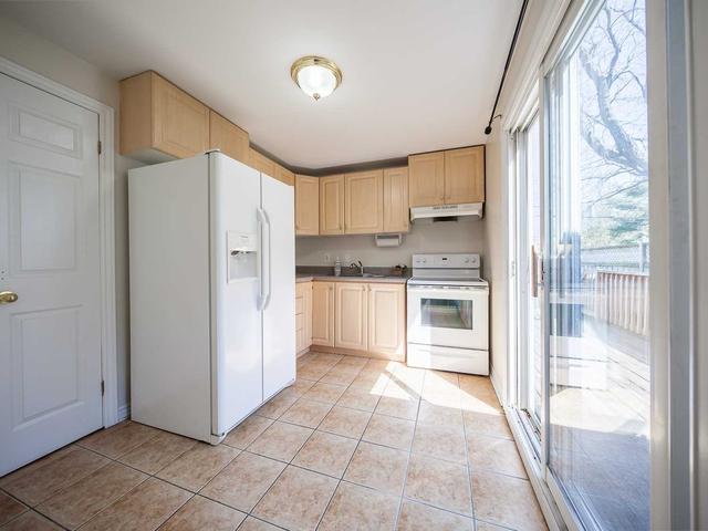 11a Elward Blvd, House semidetached with 2 bedrooms, 2 bathrooms and 1 parking in Toronto ON | Image 3