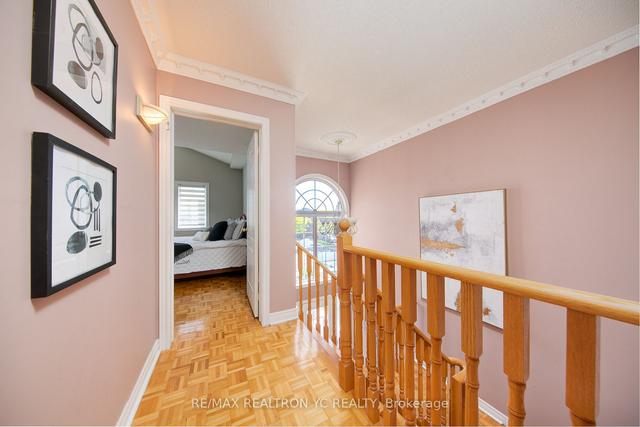 16 Thornton Cres, House detached with 3 bedrooms, 3 bathrooms and 6 parking in Vaughan ON | Image 16