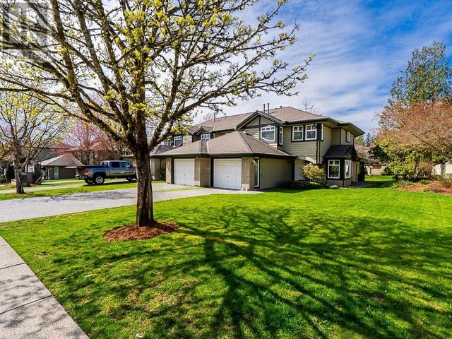 1 - 11737 236 Street, House attached with 3 bedrooms, 3 bathrooms and 3 parking in Maple Ridge BC | Image 1