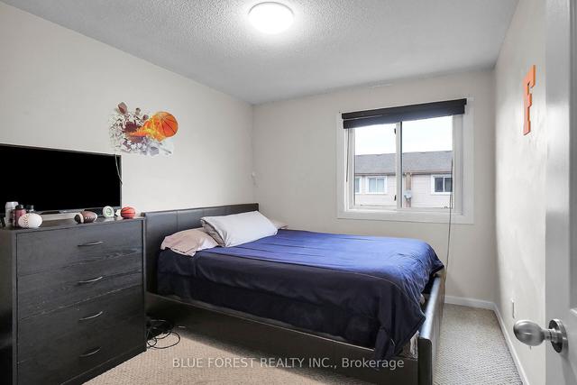 138 - 500 Osgoode Dr, Townhouse with 3 bedrooms, 2 bathrooms and 1 parking in London ON | Image 6