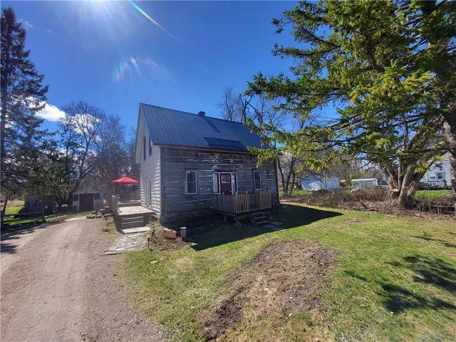 705 Calvin Road, House detached with 3 bedrooms, 1 bathrooms and 4 parking in Whitewater Region ON | Image 2