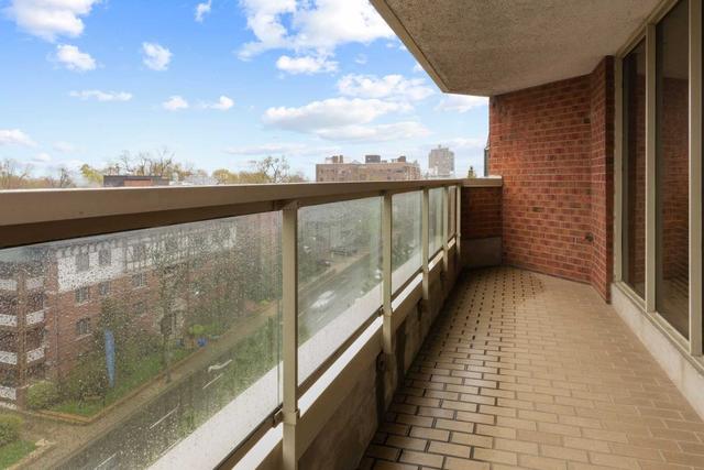 ph 2 - 2 Lynwood Ave, Condo with 2 bedrooms, 4 bathrooms and 3 parking in Toronto ON | Image 5