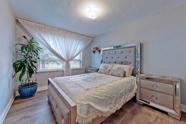 73 Joyce Pkwy, House detached with 2 bedrooms, 2 bathrooms and 5 parking in Toronto ON | Image 5