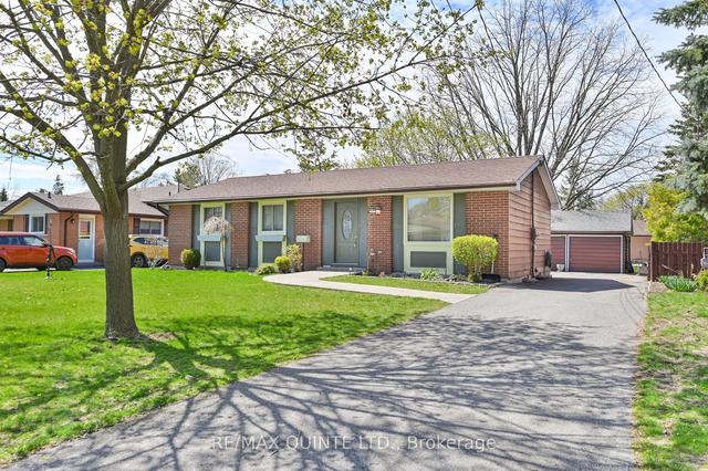 26 Lexington Cres, House detached with 3 bedrooms, 2 bathrooms and 6 parking in Belleville ON | Image 12