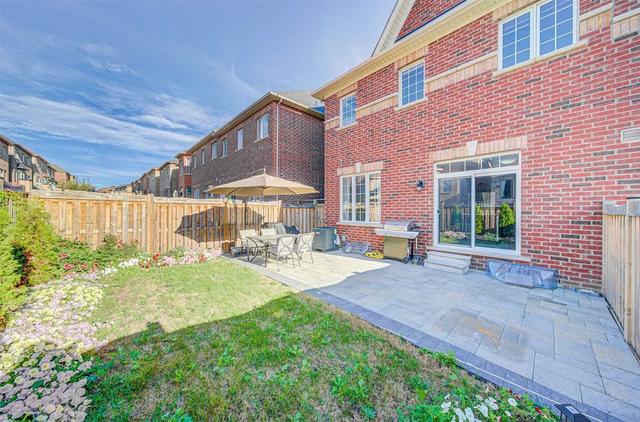 8 Busch Ave, House semidetached with 3 bedrooms, 5 bathrooms and 2 parking in Markham ON | Image 24