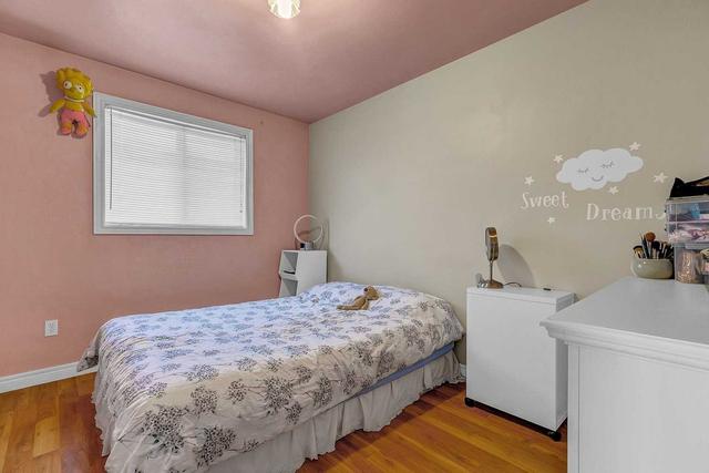 3743 Maguire St, House detached with 3 bedrooms, 2 bathrooms and 4 parking in Windsor ON | Image 2