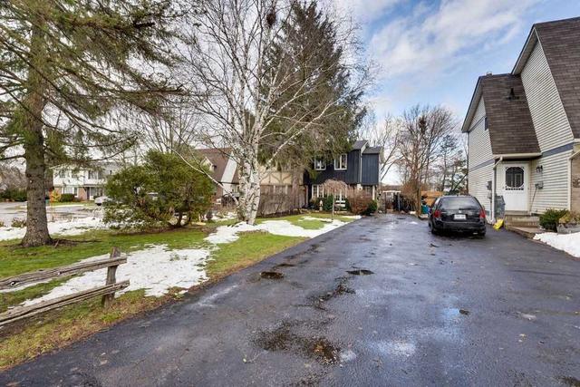 25 Wilde Pl, House semidetached with 3 bedrooms, 1 bathrooms and 5 parking in Barrie ON | Image 5