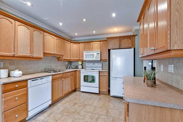 241 Wilson Dr, House detached with 3 bedrooms, 2 bathrooms and 2 parking in Milton ON | Image 3