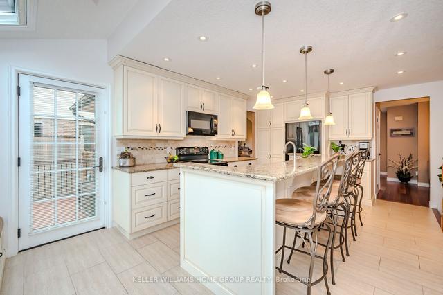 15 Wiltshire Pl, House detached with 3 bedrooms, 3 bathrooms and 6 parking in Guelph ON | Image 3