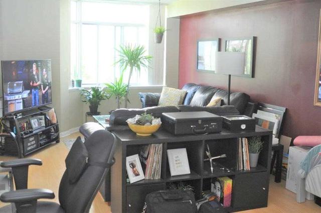 412 - 300 Webb Dr, Condo with 1 bedrooms, 1 bathrooms and 1 parking in Mississauga ON | Image 4