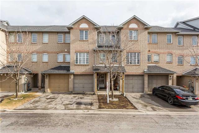 81 Spadina Rd, House attached with 3 bedrooms, 2 bathrooms and 1 parking in Brampton ON | Image 1