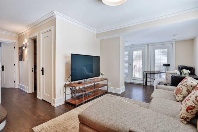 35f Spruce St, House attached with 2 bedrooms, 3 bathrooms and 2 parking in Toronto ON | Image 3