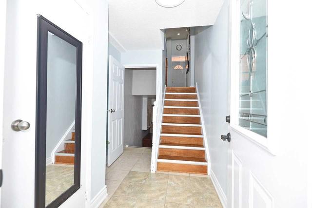 166 - 90 Wingarden Crt, Townhouse with 3 bedrooms, 2 bathrooms and 2 parking in Toronto ON | Image 12