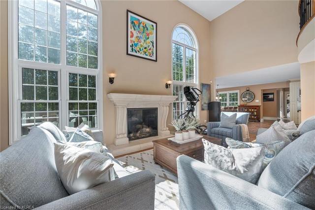 257 Lindsay Street S, House detached with 4 bedrooms, 4 bathrooms and 10 parking in Kawartha Lakes ON | Image 45