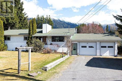3611 Cottonwood Crescent, House detached with 4 bedrooms, 2 bathrooms and null parking in Kitimat Stikine E BC | Card Image