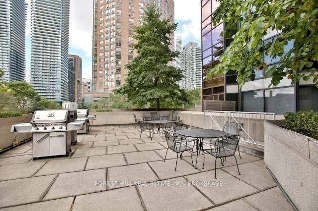 519 - 1001 Bay St, Condo with 1 bedrooms, 1 bathrooms and 0 parking in Toronto ON | Image 2