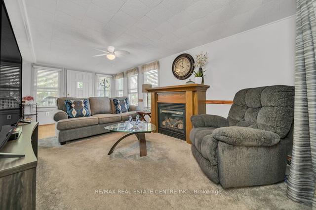 9 - 580 Beaver Creek Rd, Home with 2 bedrooms, 1 bathrooms and 2 parking in Waterloo ON | Image 35