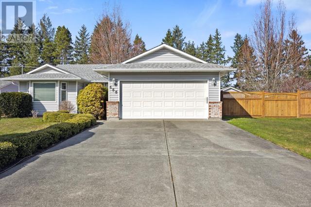 688 Woodland Dr, House detached with 2 bedrooms, 2 bathrooms and 2 parking in Comox BC | Image 2