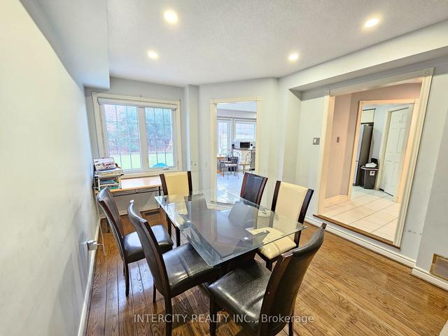 5396 Glen Erin Dr, House detached with 4 bedrooms, 3 bathrooms and 6 parking in Mississauga ON | Image 2