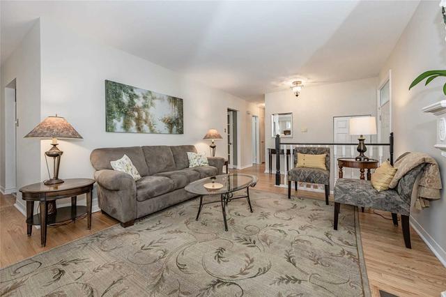1966 Delaney Dr, House detached with 3 bedrooms, 1 bathrooms and 3 parking in Mississauga ON | Image 35