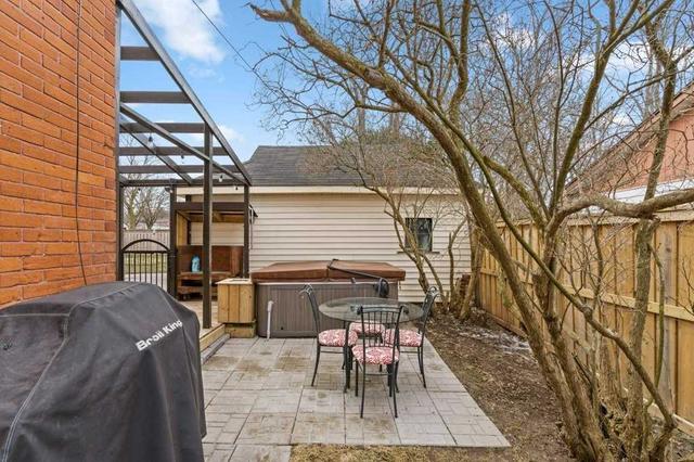 122 Cumberland St, House detached with 3 bedrooms, 2 bathrooms and 5 parking in Barrie ON | Image 7