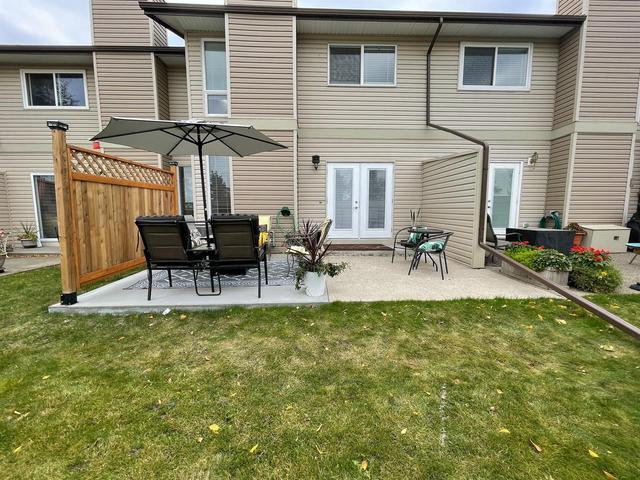 22 - 4025 Glacier Avenue S, Home with 3 bedrooms, 2 bathrooms and 2 parking in Lethbridge AB | Image 5