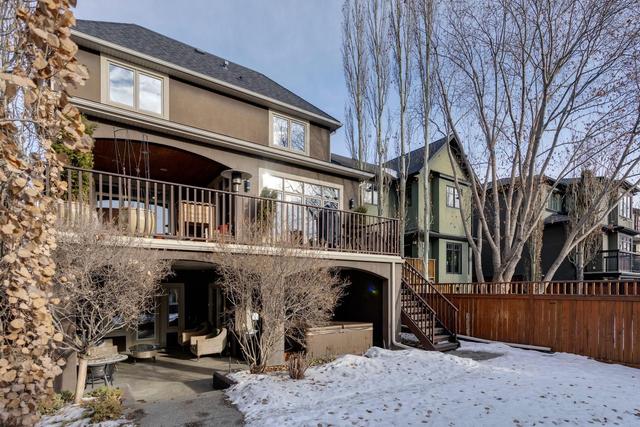 2233 8 Avenue Se, House detached with 4 bedrooms, 3 bathrooms and 2 parking in Calgary AB | Image 39