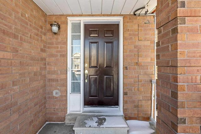 41 Wilmont Crt, House attached with 3 bedrooms, 3 bathrooms and 2 parking in Brampton ON | Image 1