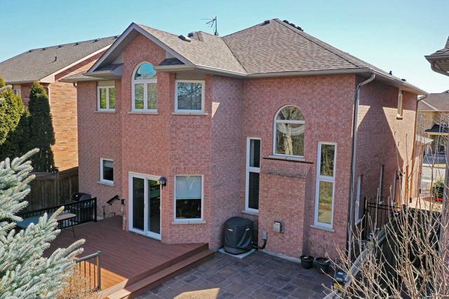 2283 Whitecliffe Way, House detached with 4 bedrooms, 5 bathrooms and 4 parking in Oakville ON | Image 35