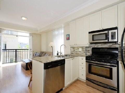 th 15 - 98 Carr St, Townhouse with 2 bedrooms, 2 bathrooms and 1 parking in Toronto ON | Image 1