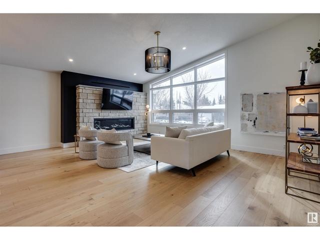 13812 98 Av Nw, House detached with 5 bedrooms, 3 bathrooms and null parking in Edmonton AB | Image 6